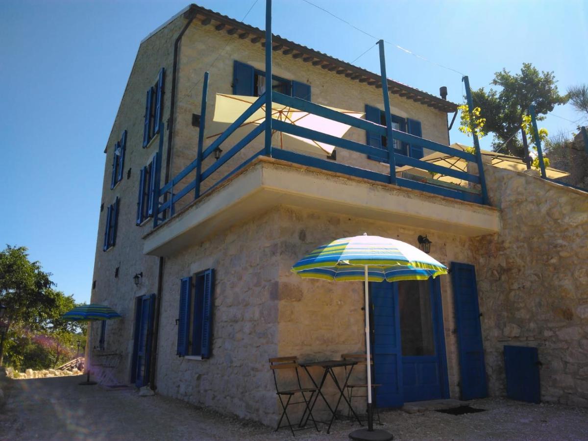 La Casa Dalle Finestre Blu Abbateggio ภายนอก รูปภาพ