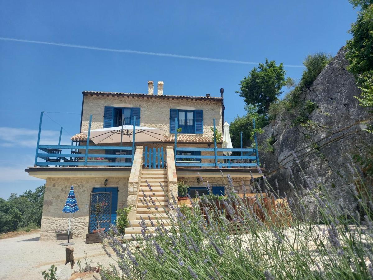 La Casa Dalle Finestre Blu Abbateggio ภายนอก รูปภาพ