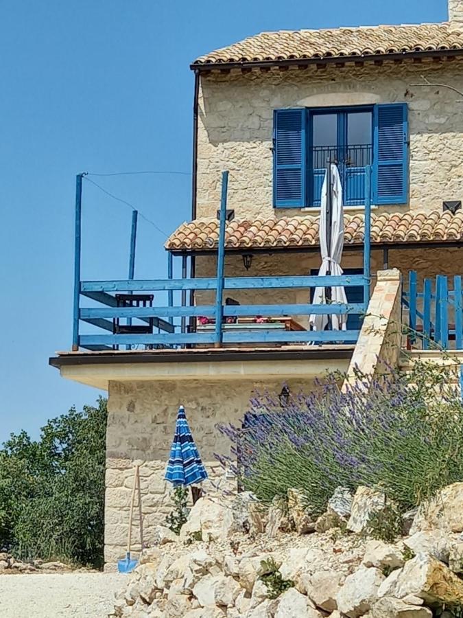 La Casa Dalle Finestre Blu Abbateggio ภายนอก รูปภาพ