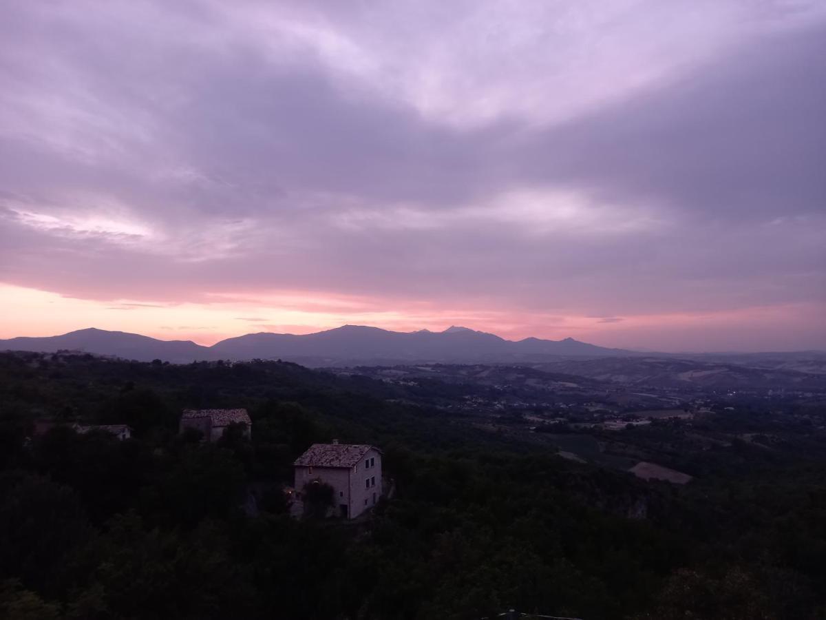La Casa Dalle Finestre Blu Abbateggio ภายนอก รูปภาพ