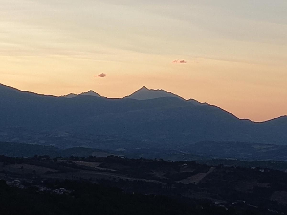 La Casa Dalle Finestre Blu Abbateggio ภายนอก รูปภาพ